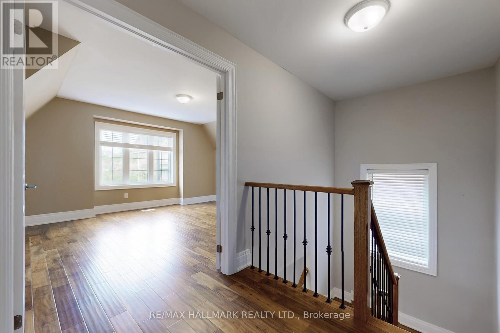 Photo 23 of 61 Mcisaac Drive, Springwater ON