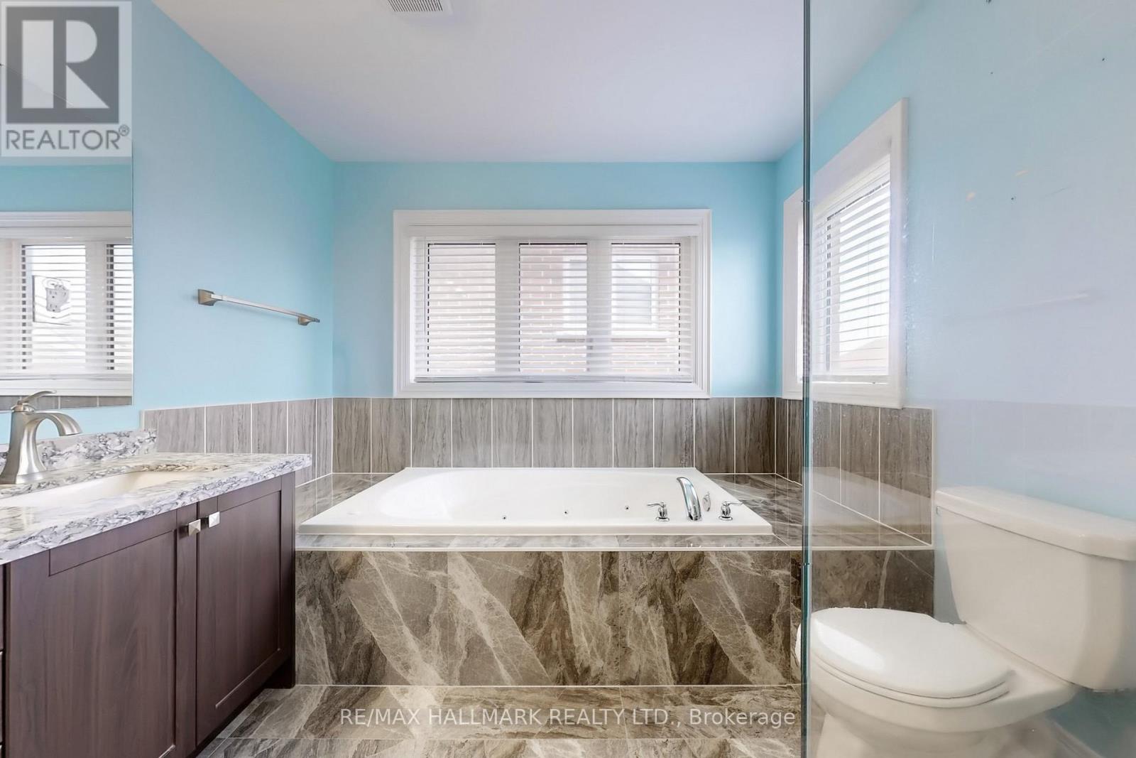 Photo 31 of 61 Mcisaac Drive, Springwater ON