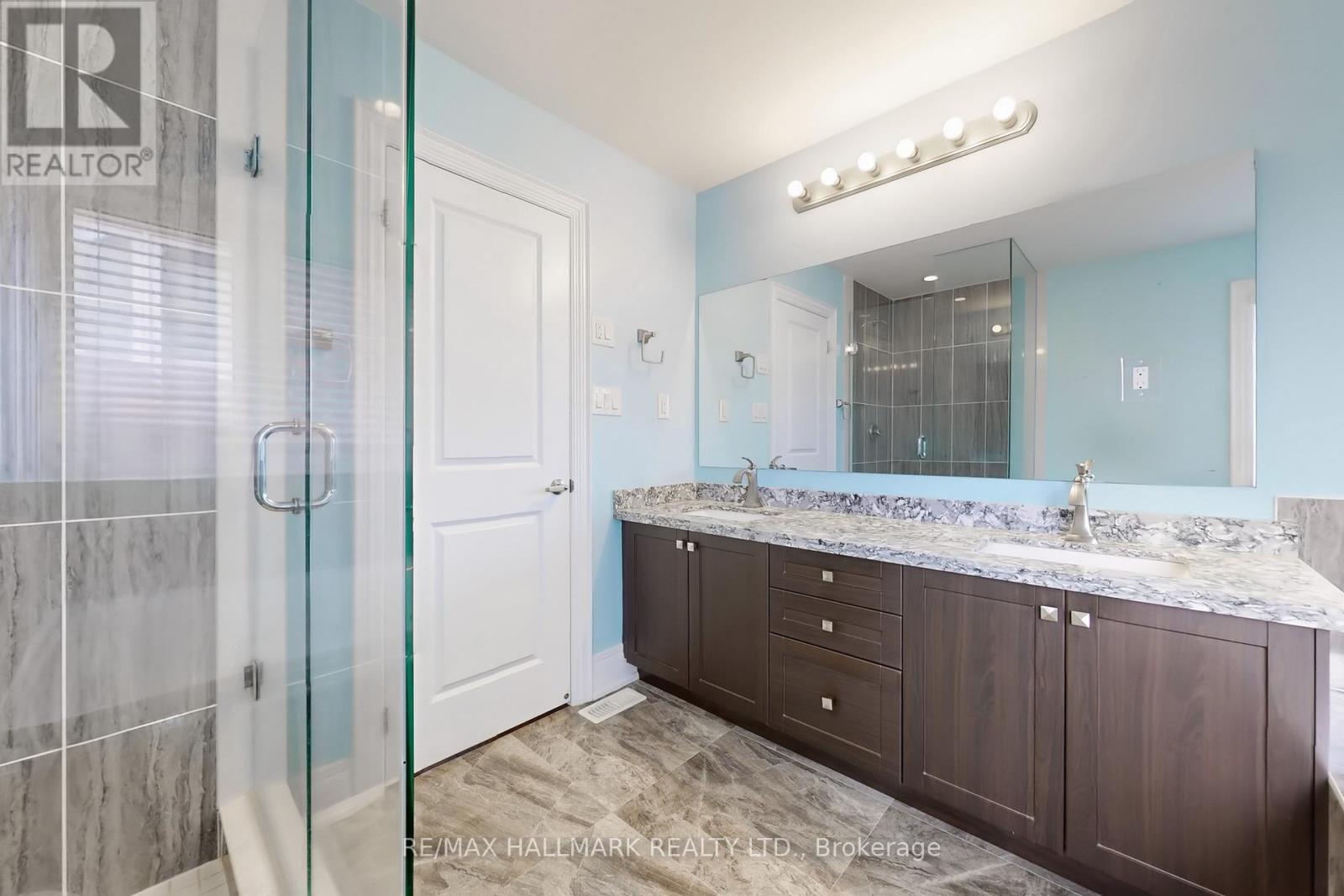 Photo 28 of 61 Mcisaac Drive, Springwater ON
