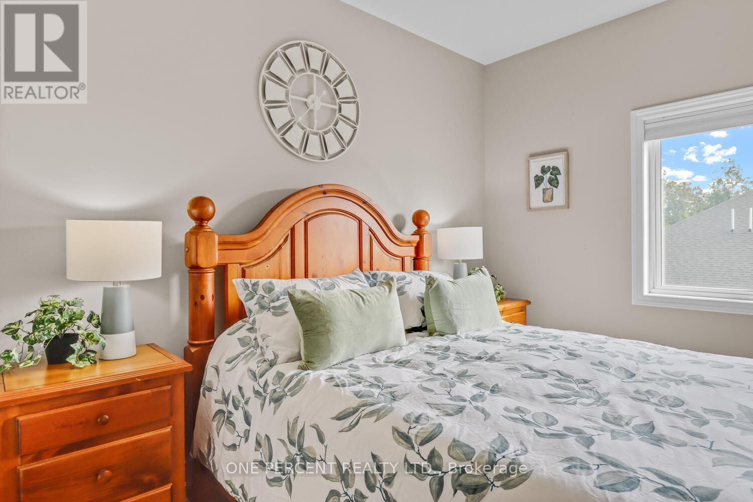 Photo 21 of 92 Lily Drive, Orillia ON