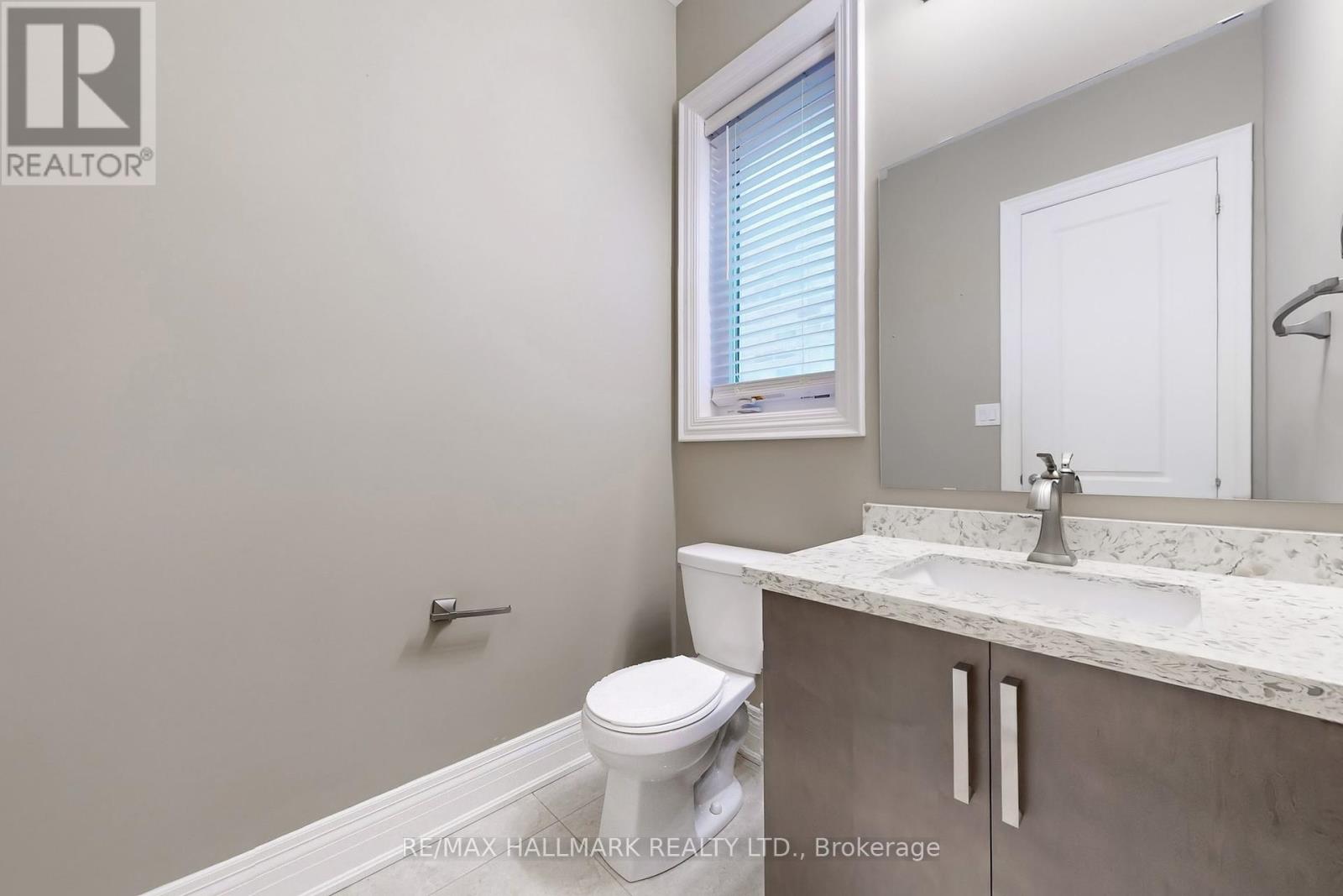 Photo 19 of 61 Mcisaac Drive, Springwater ON