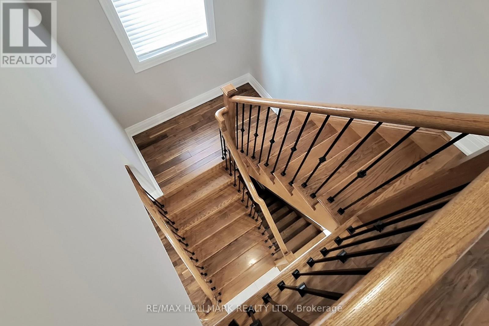 Photo 22 of 61 Mcisaac Drive, Springwater ON