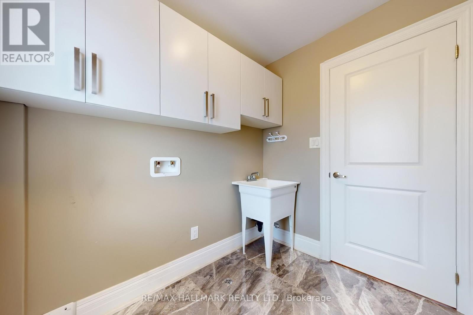 Photo 42 of 61 Mcisaac Drive, Springwater ON