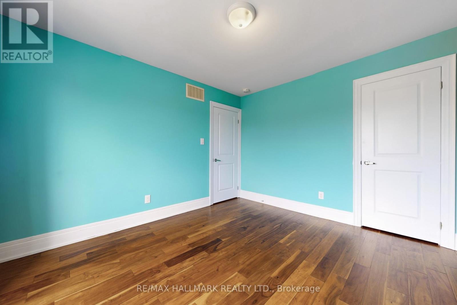 Photo 39 of 61 Mcisaac Drive, Springwater ON