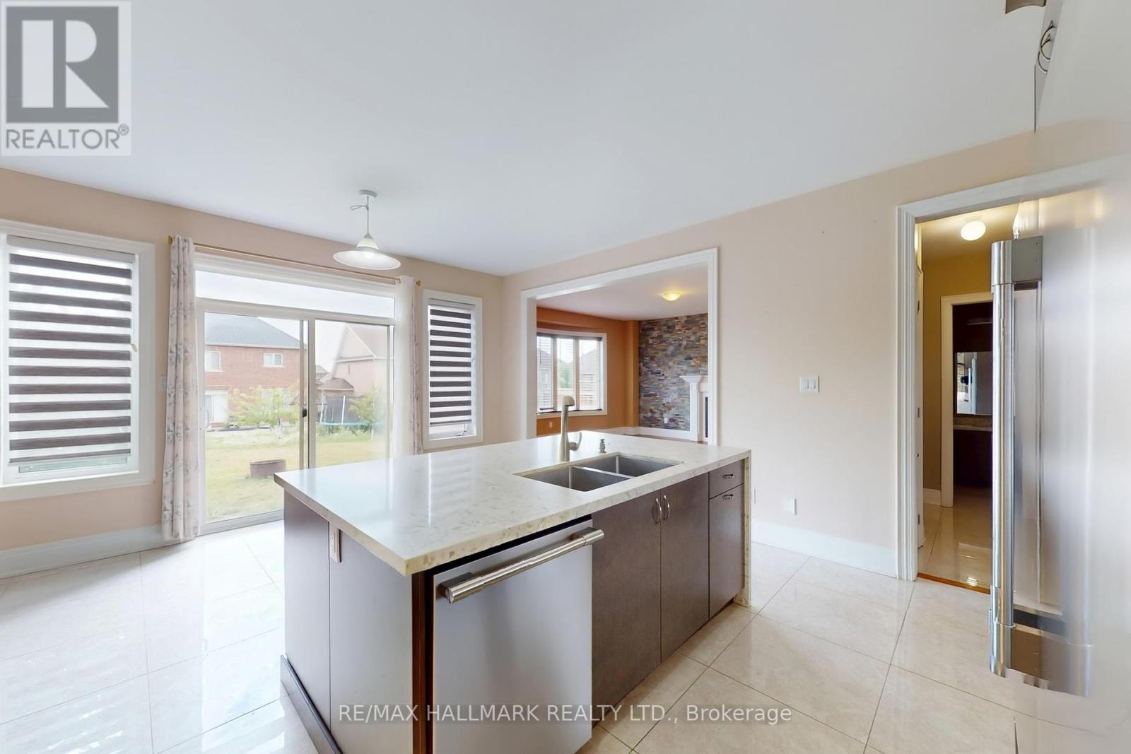 Photo 9 of 61 Mcisaac Drive, Springwater ON
