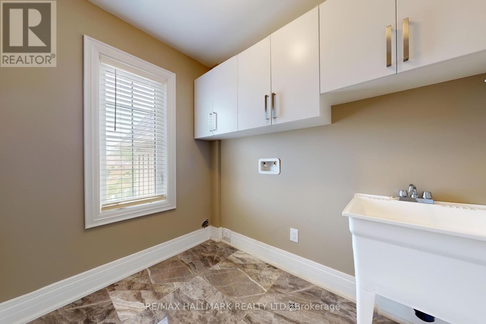 Photo 43 of 61 Mcisaac Drive, Springwater ON