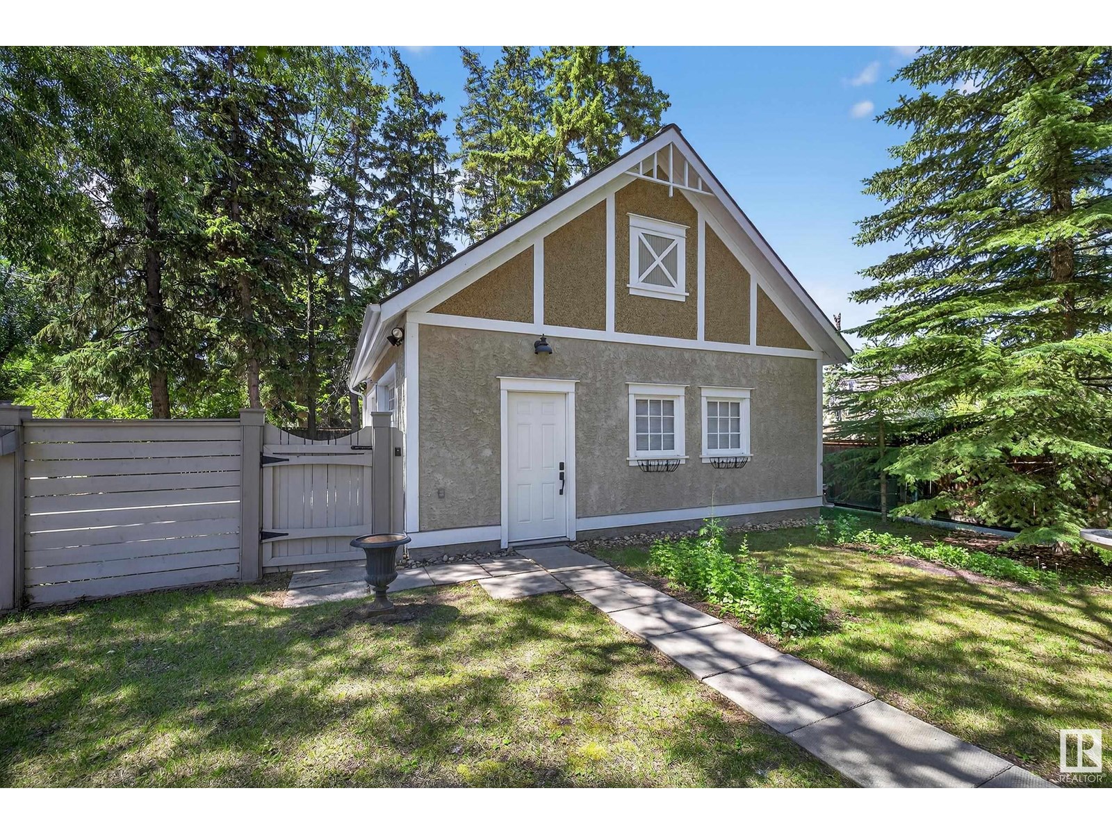 Photo 49 of 10416 Glenora Cr Nw, Edmonton AB