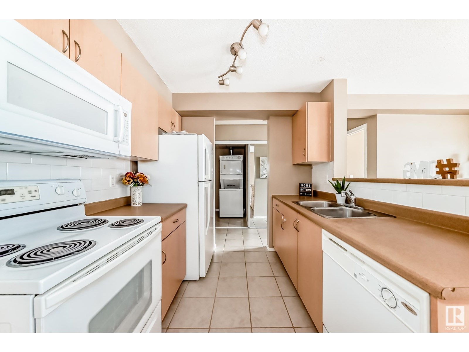 Photo 13 of 307 17011 67 Av Nw, Edmonton AB