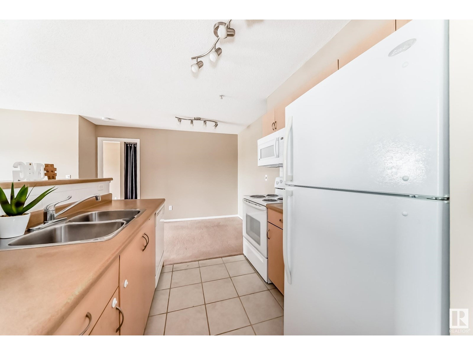 Photo 14 of 307 17011 67 Av Nw, Edmonton AB