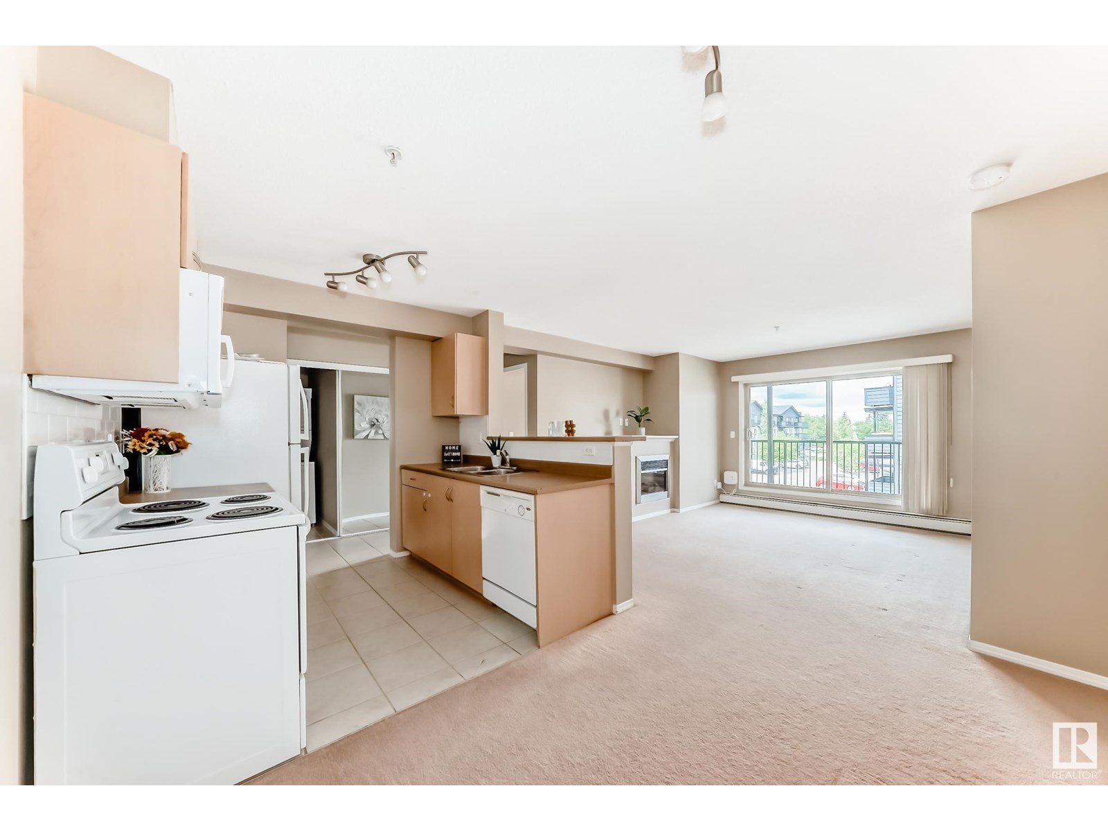Photo 17 of 307 17011 67 Av Nw, Edmonton AB