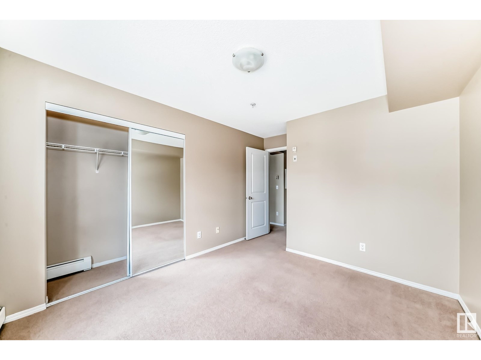 Photo 33 of 307 17011 67 Av Nw, Edmonton AB