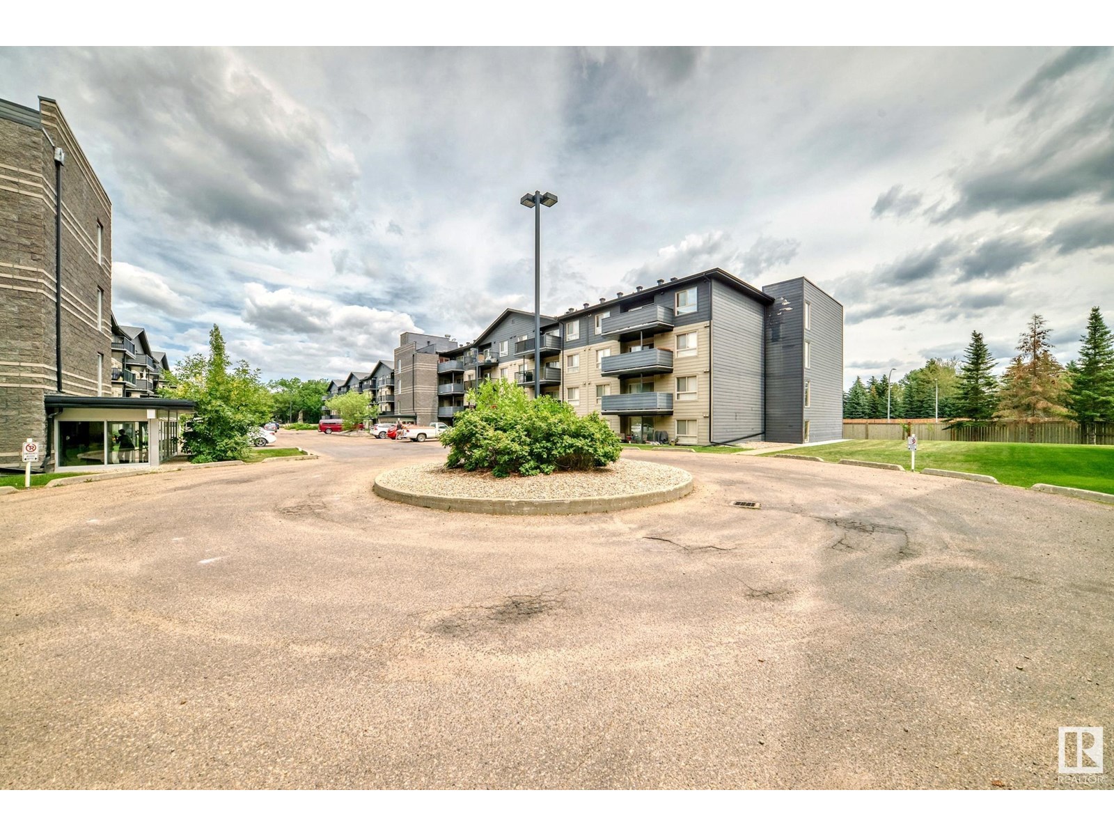 Photo 48 of 307 17011 67 Av Nw, Edmonton AB