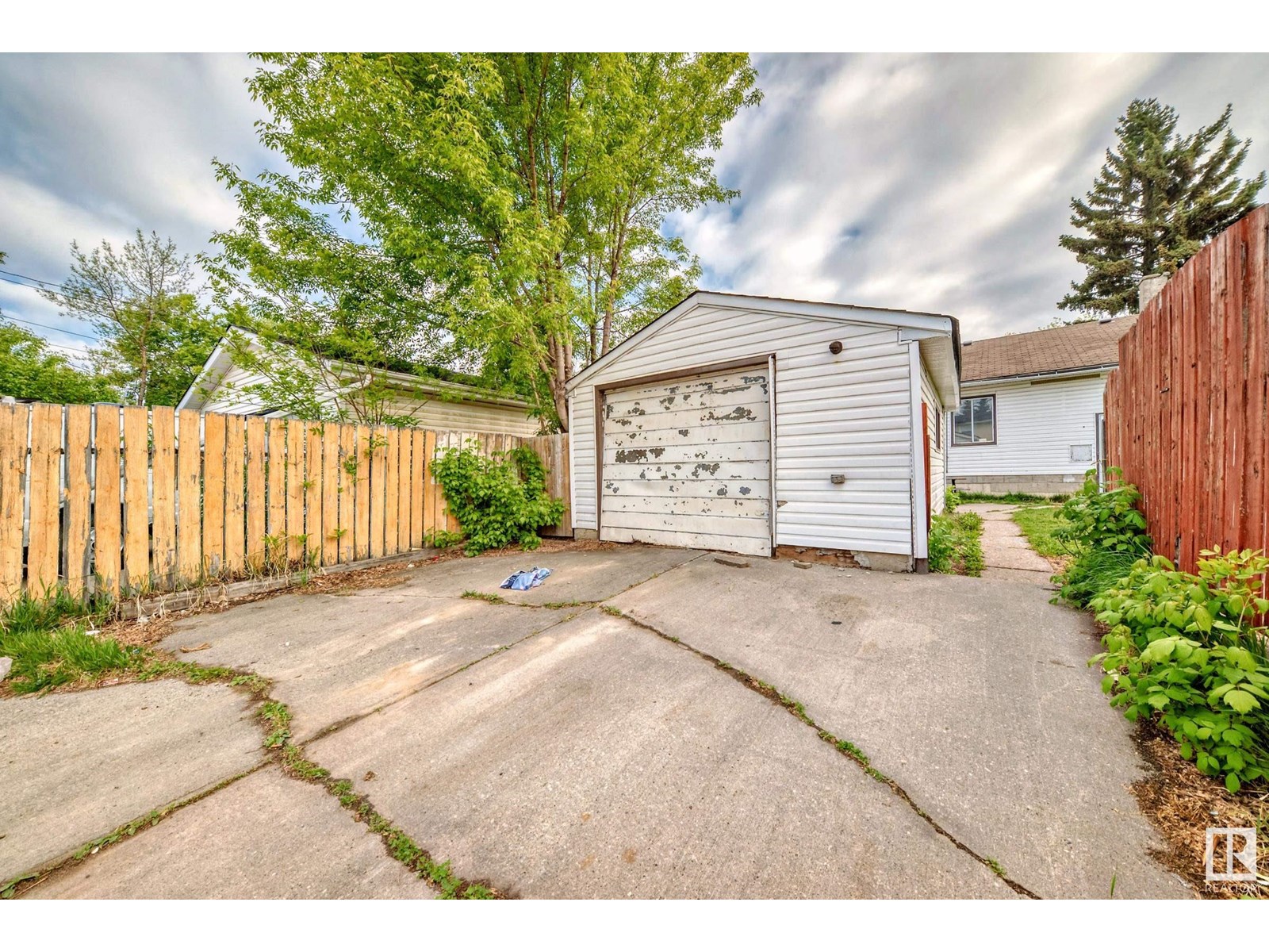 Photo 42 of 13003 Sherbrooke Av Nw, Edmonton AB