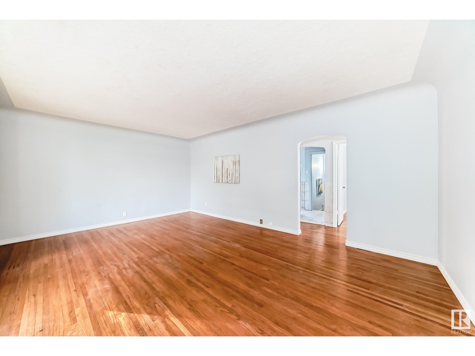 Photo 8 of 13003 Sherbrooke Av Nw, Edmonton AB