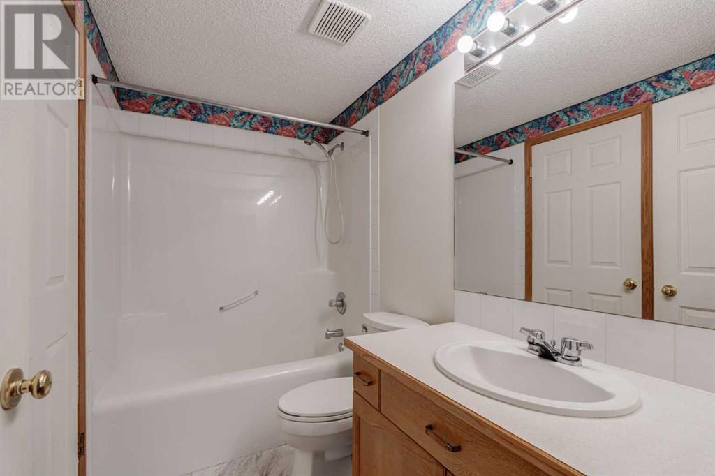 Single Family House for Sale in  Somervale Place SW Somerset Calgary 