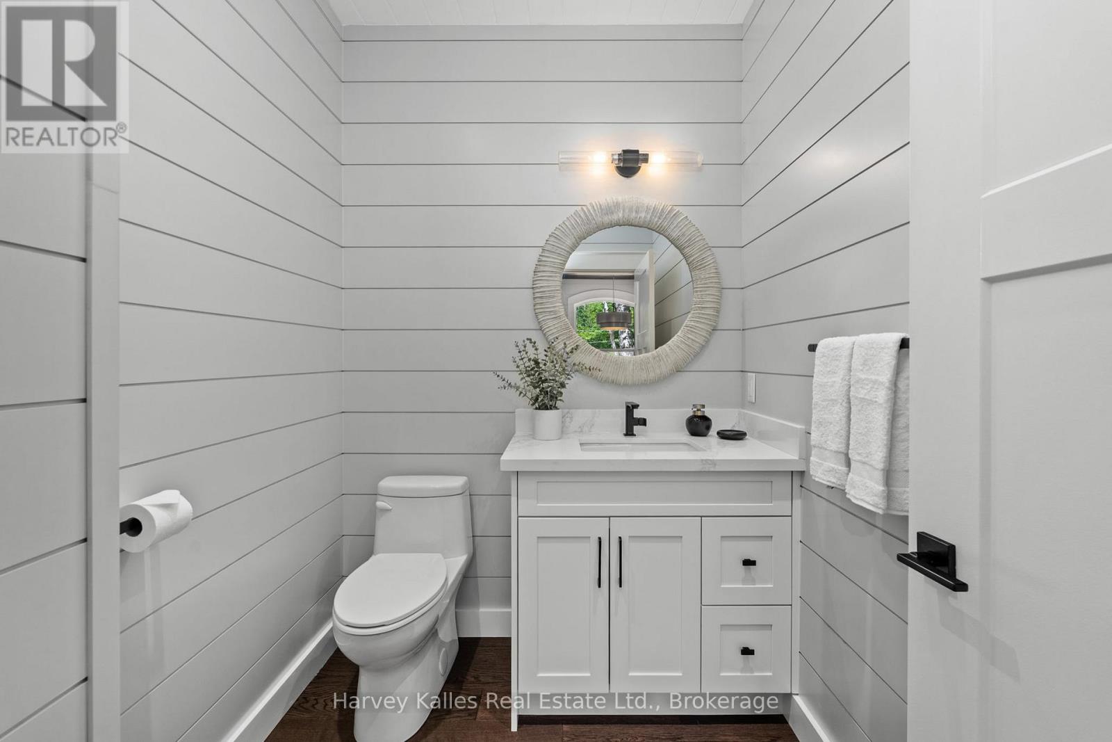 Photo 38 of 1204 Seabreeze Road, Lake Of Bays ON