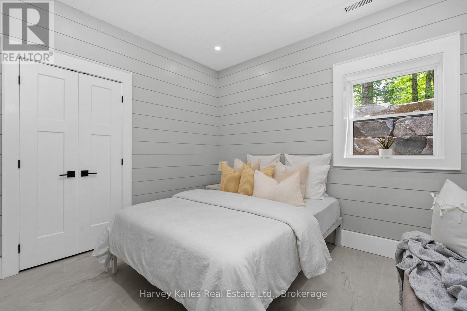 Photo 34 of 1204 Seabreeze Road, Lake Of Bays ON