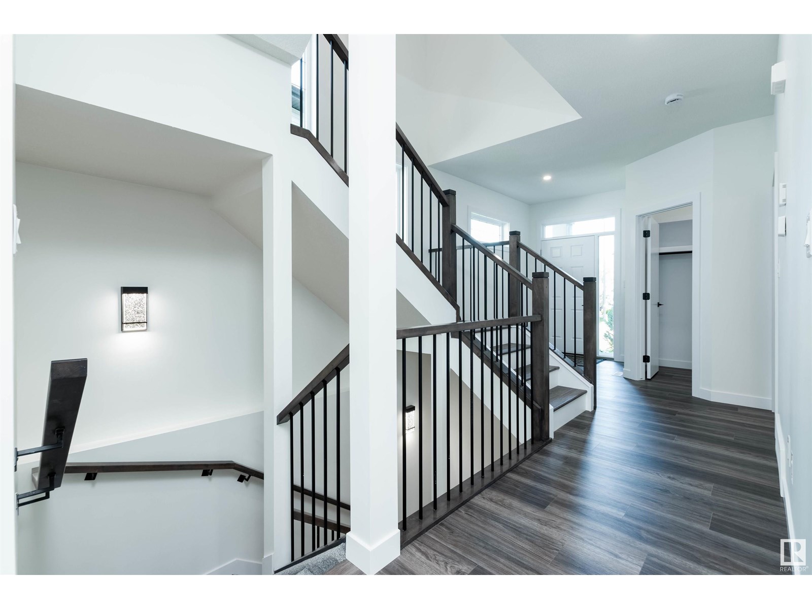 Photo 10 of 17 Sunbury Pl, Sherwood Park AB