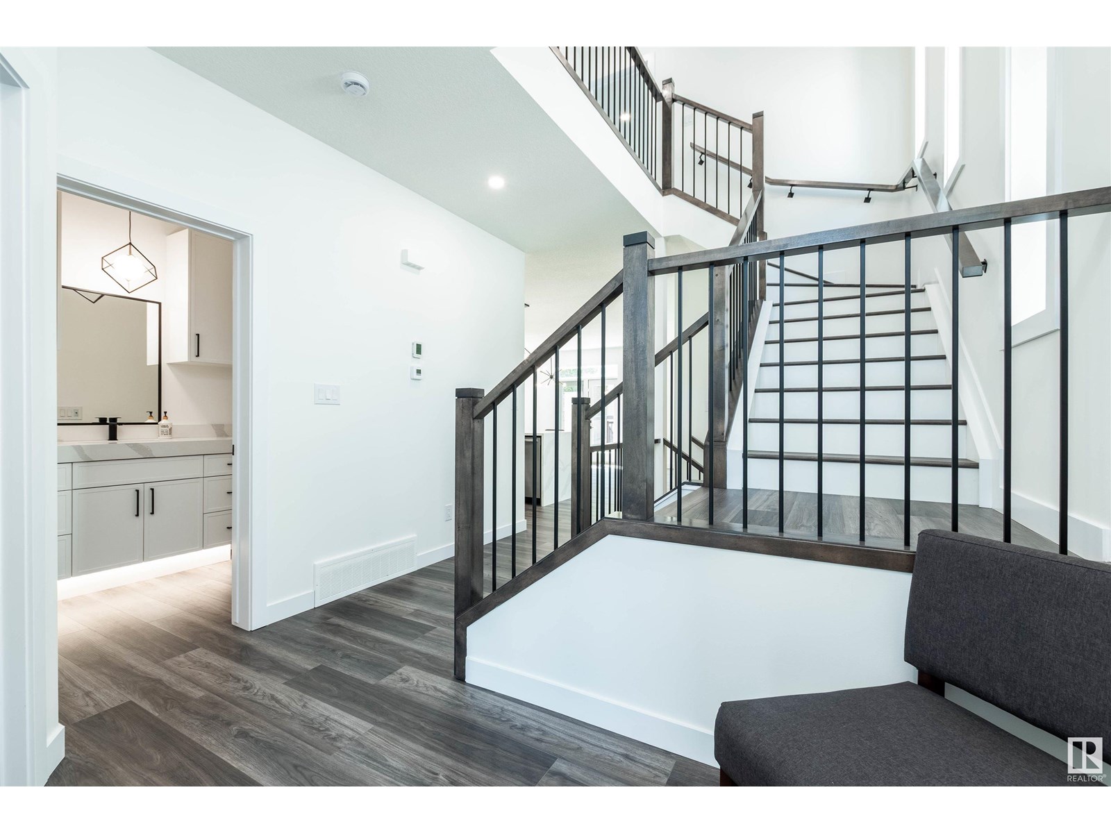 Photo 4 of 17 Sunbury Pl, Sherwood Park AB