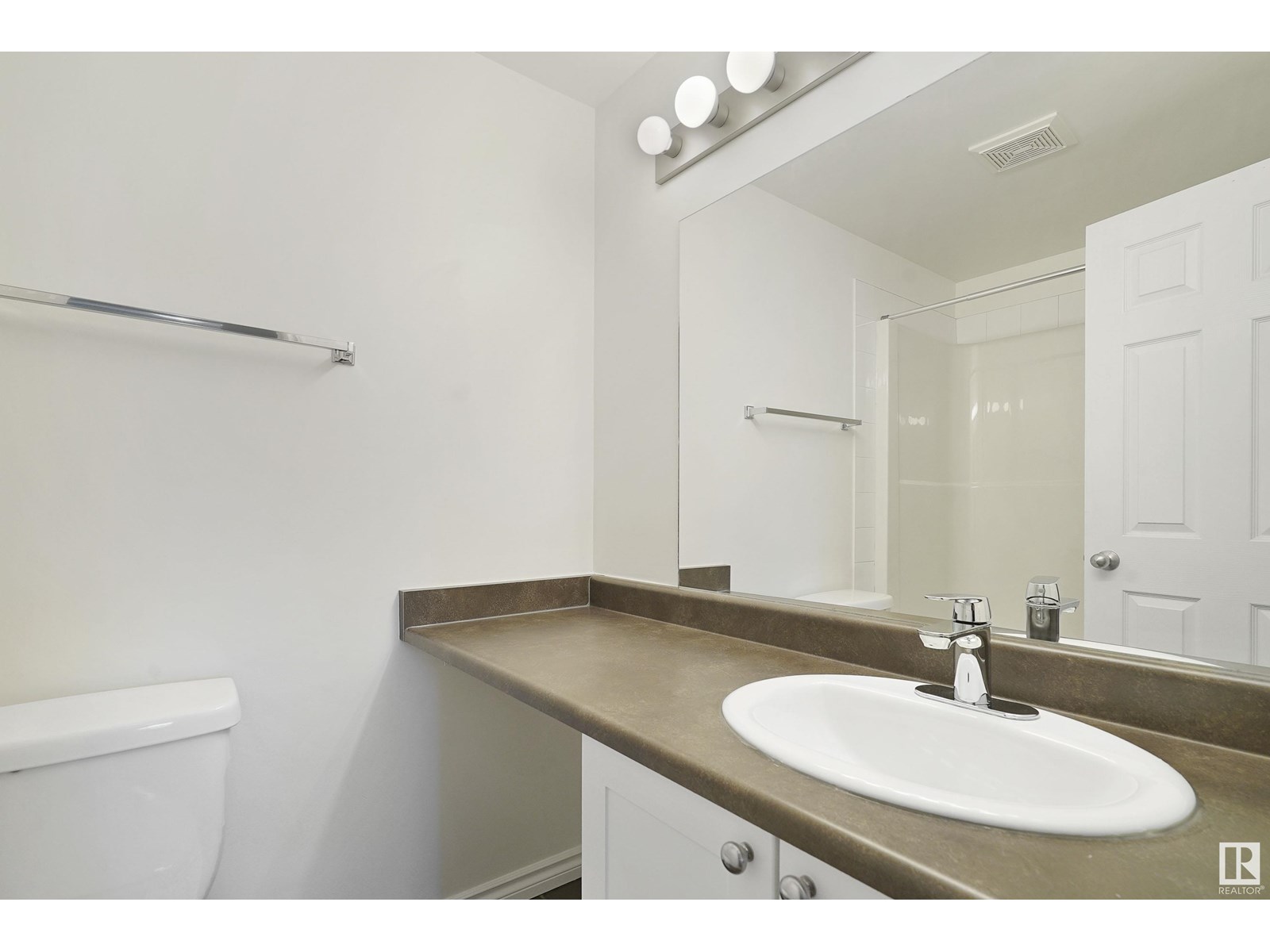 Photo 9 of 414 10235 112 St Nw, Edmonton AB