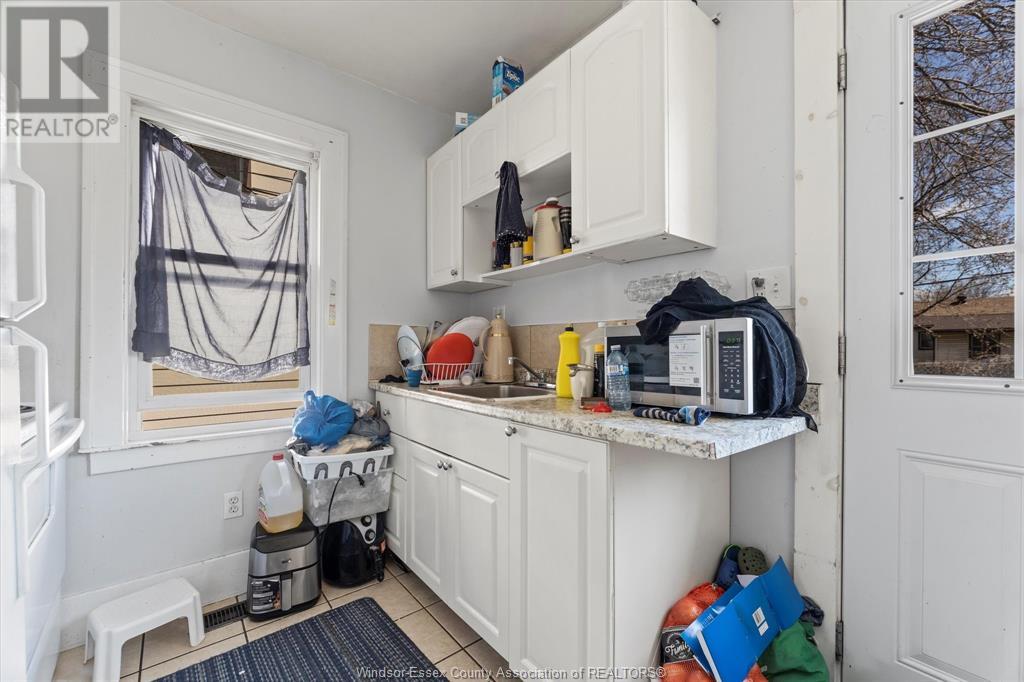 Photo 11 of 1054 Josephine, Windsor ON