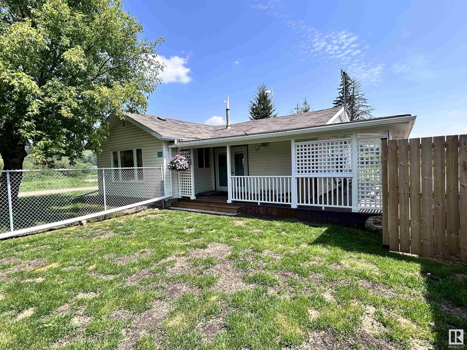 Photo 20 of 5111 50 St, Tawatinaw AB