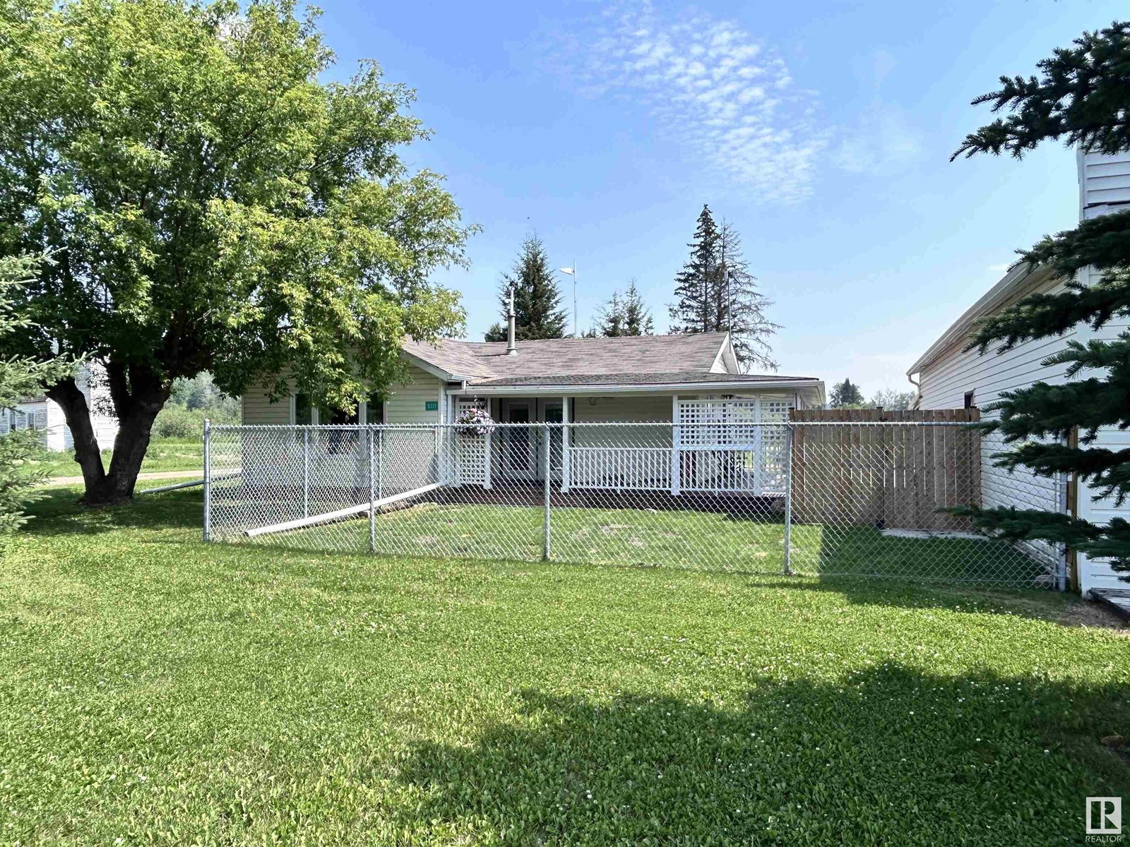 Photo 49 of 5111 50 St, Tawatinaw AB