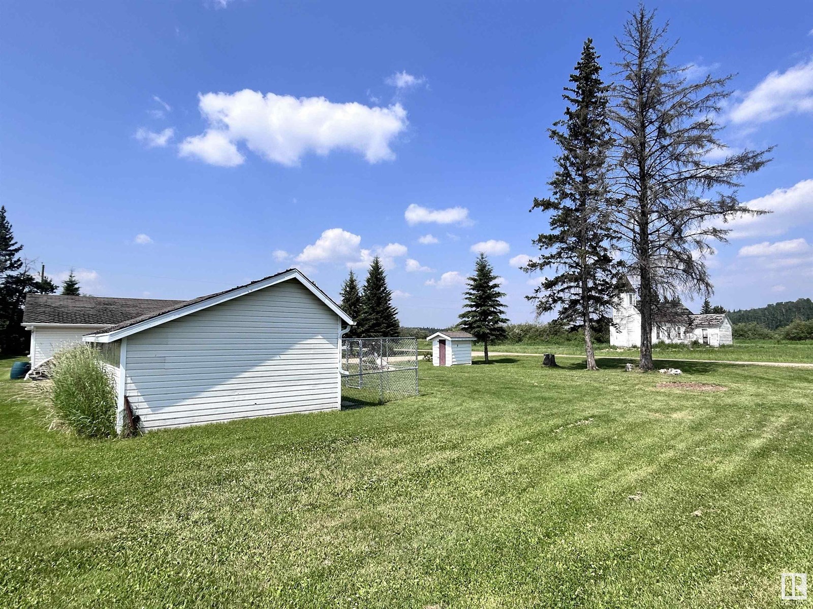 Photo 29 of 5111 50 St, Tawatinaw AB