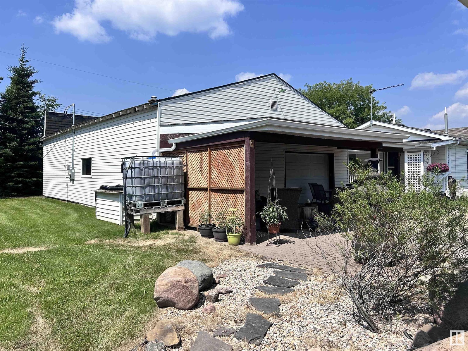 Photo 50 of 5111 50 St, Tawatinaw AB