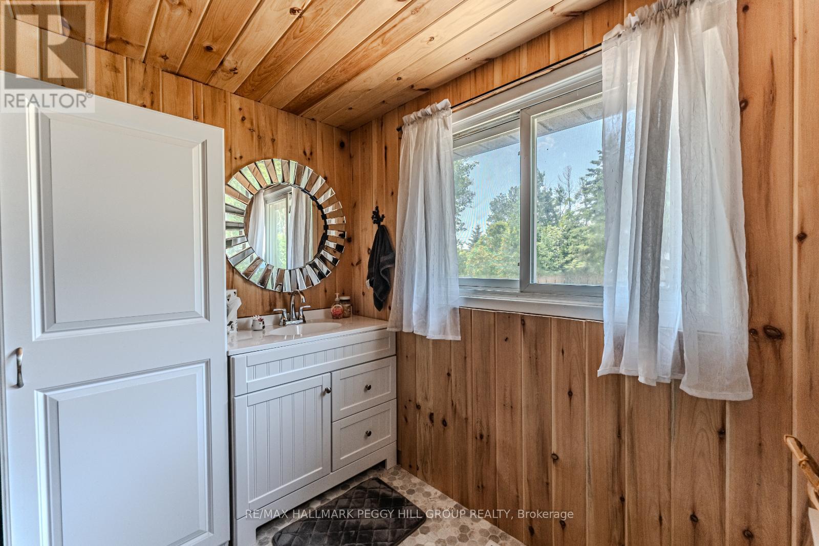 Photo 5 of 156 Woodlands Avenue, Tay ON