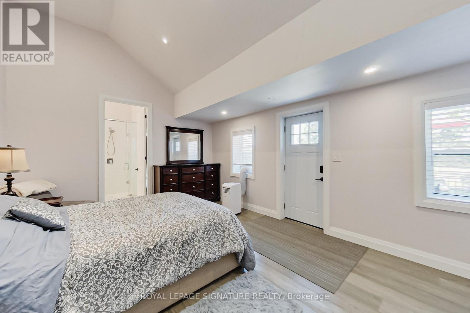 Photo 11 of 7747 15 16 Side Road, Clearview ON