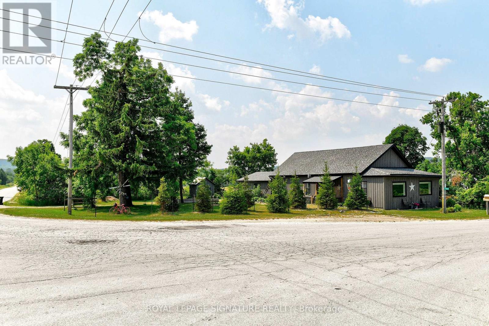Photo 30 of 7747 15 16 Side Road, Clearview ON