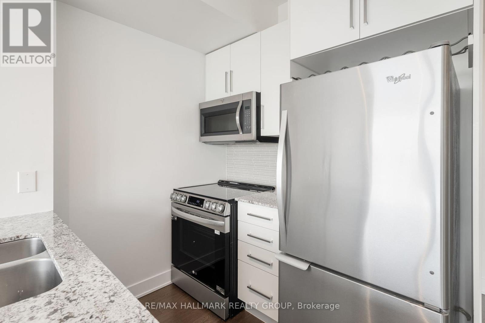 Photo 9 of 1906 485 Richmond Road, Ottawa ON