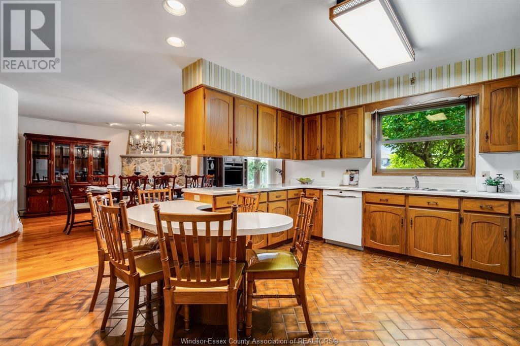 Photo 5 of 11 Kenneth Drive, Leamington ON