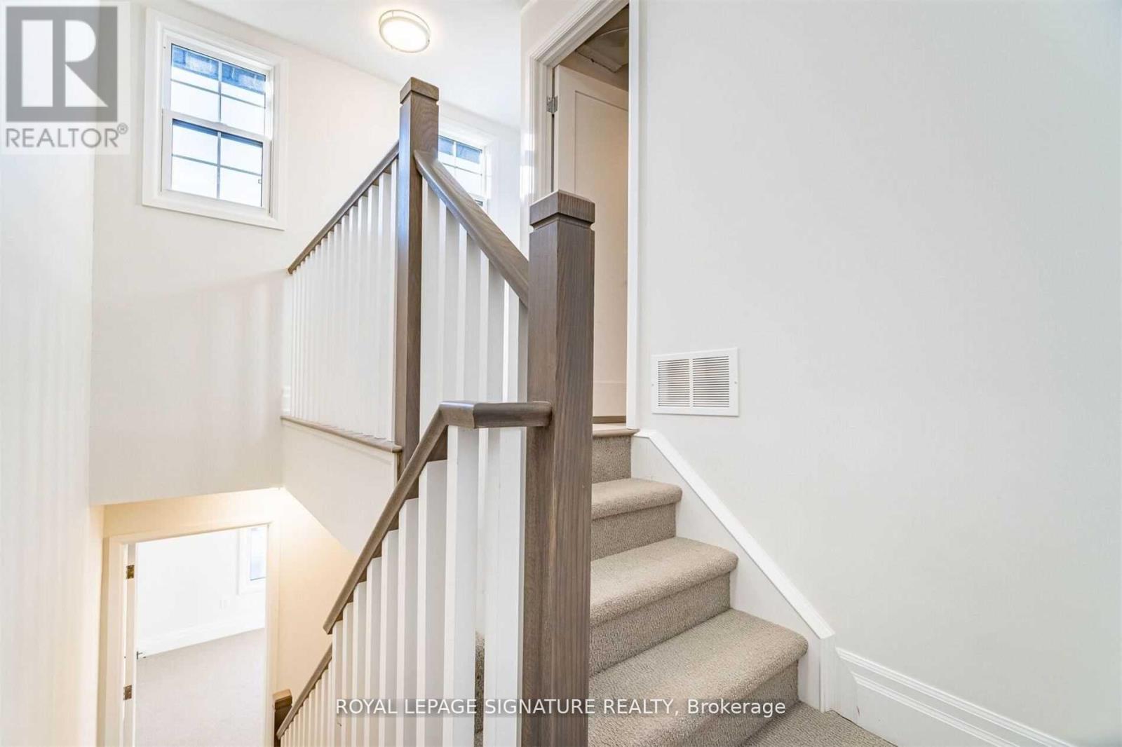 Photo 9 of 202 760 Lakeshore Road E, Mississauga ON