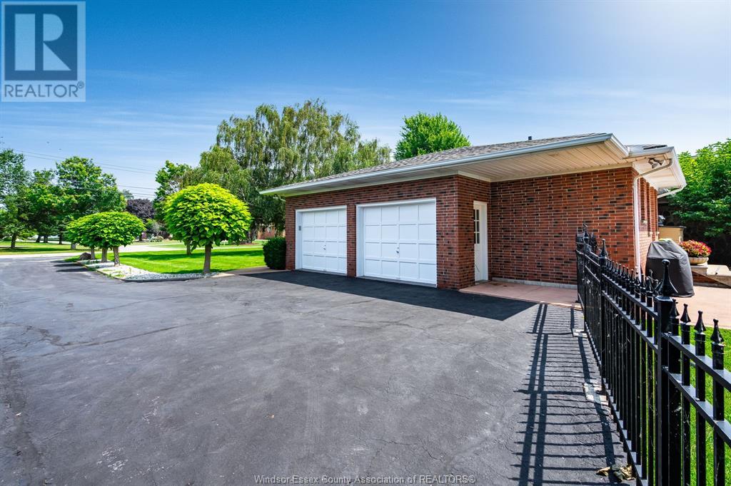 Photo 38 of 11 Kenneth Drive, Leamington ON