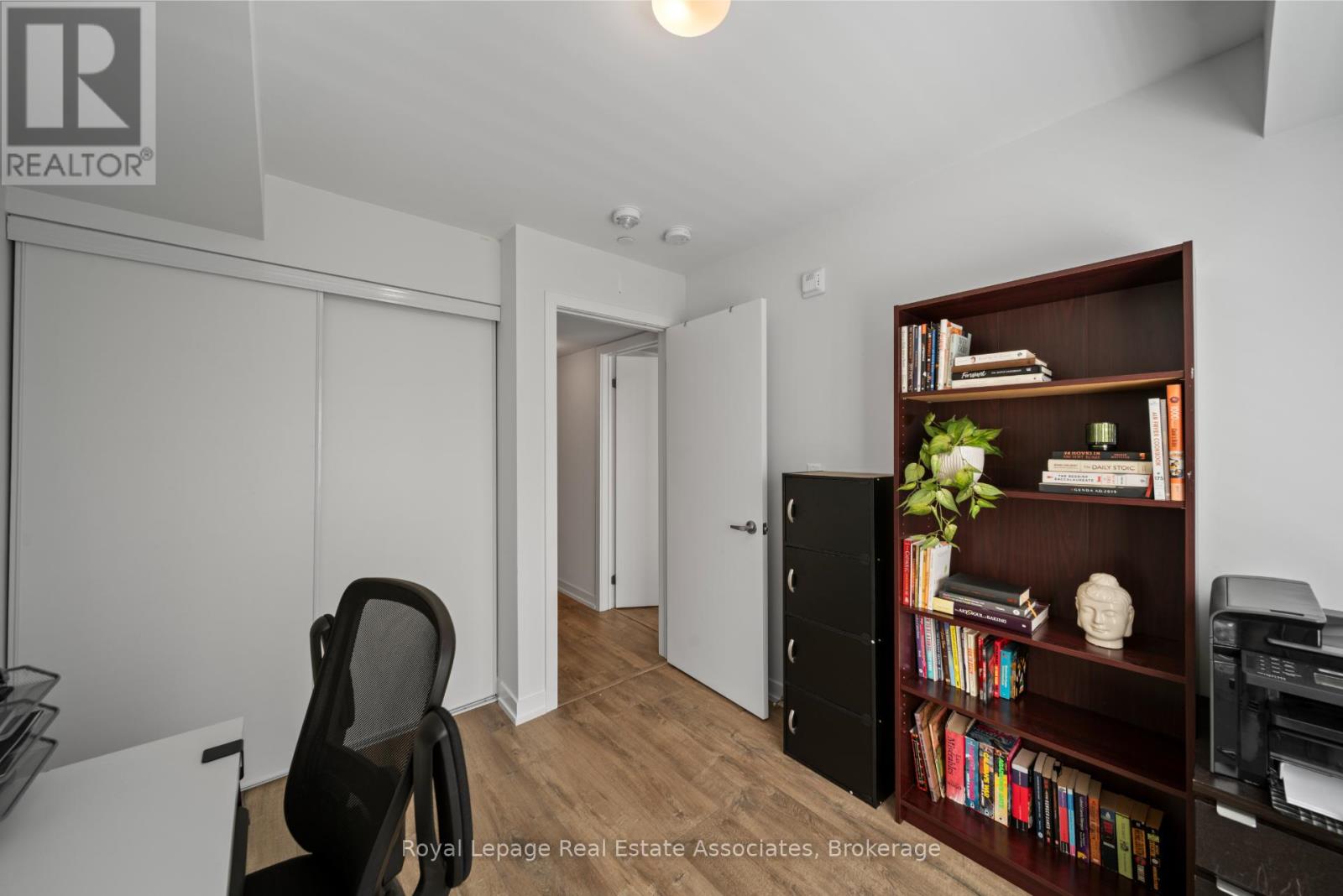 Photo 5 of 10 3546 Colonial Drive, Mississauga ON