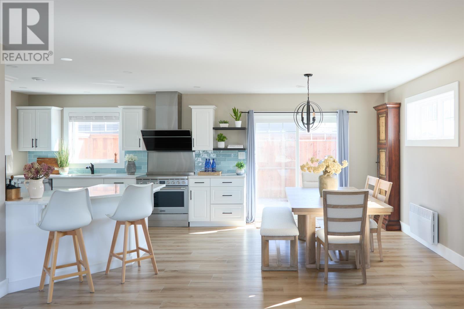 Single Family House for Sale in  Maxfield Avenue Sherwood 