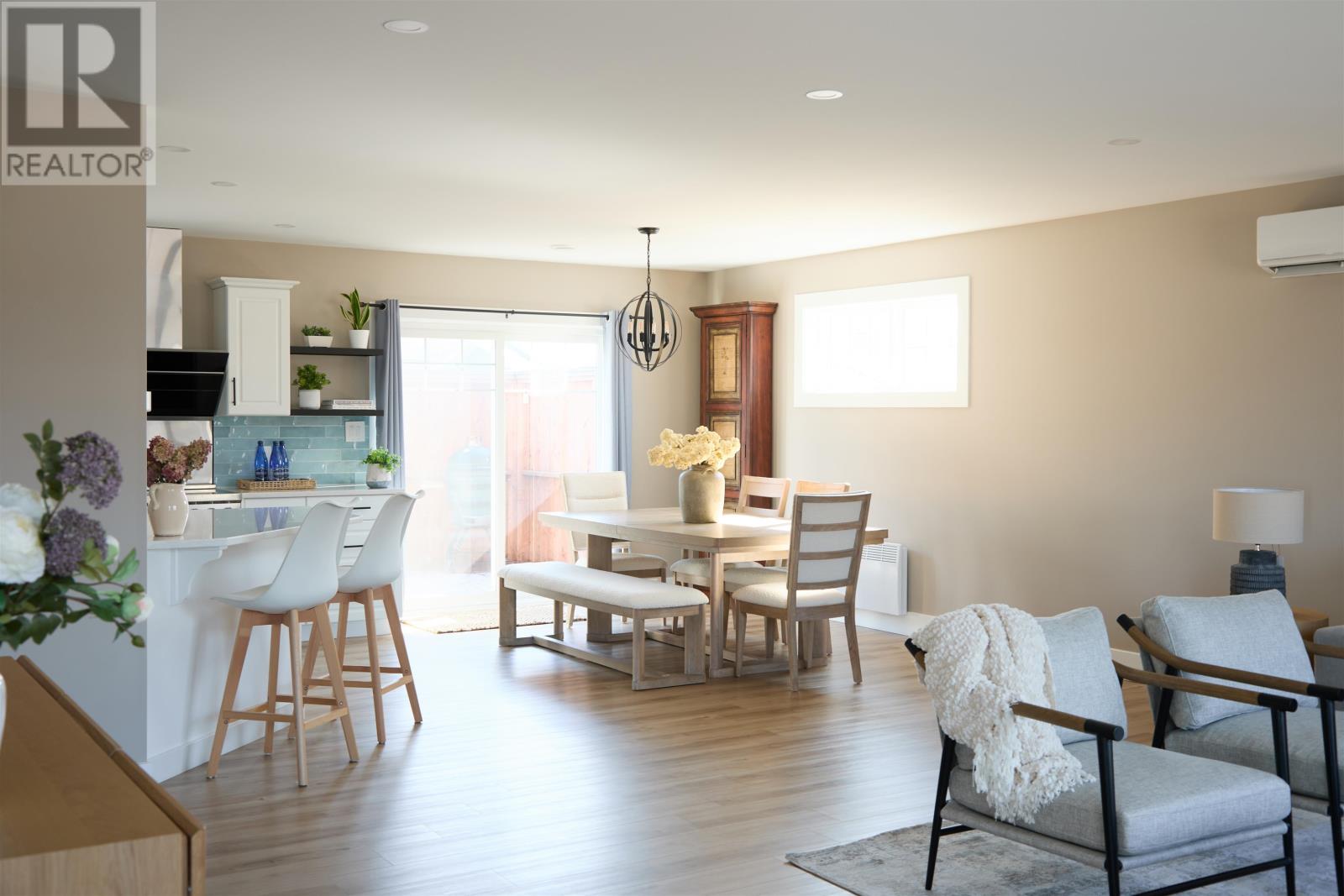 Single Family House for Sale in  Maxfield Avenue Sherwood 
