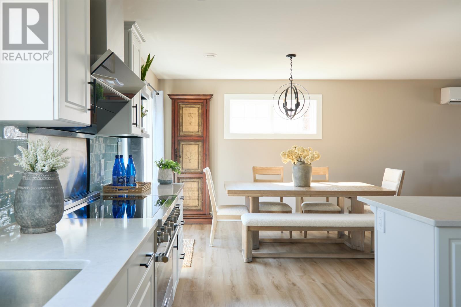 Single Family House for Sale in  Maxfield Avenue Sherwood 