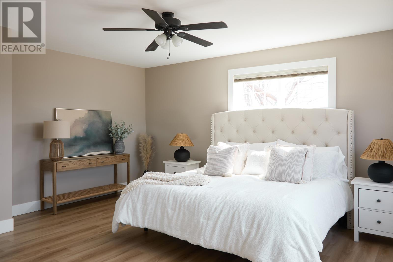 Single Family House for Sale in  Maxfield Avenue Sherwood 