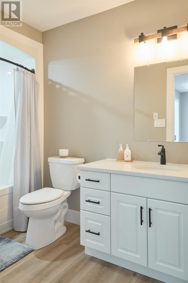 Single Family House for Sale in  Maxfield Avenue Sherwood 