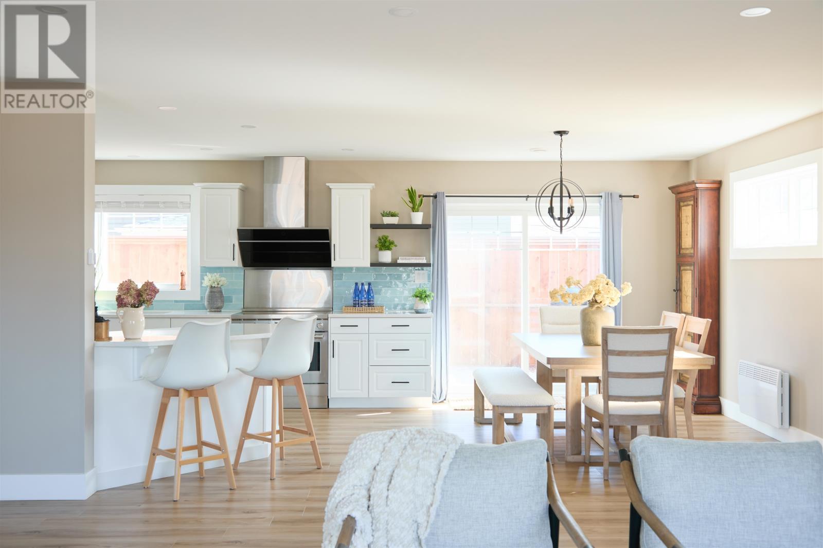 Single Family House for Sale in  Maxfield Avenue Sherwood 