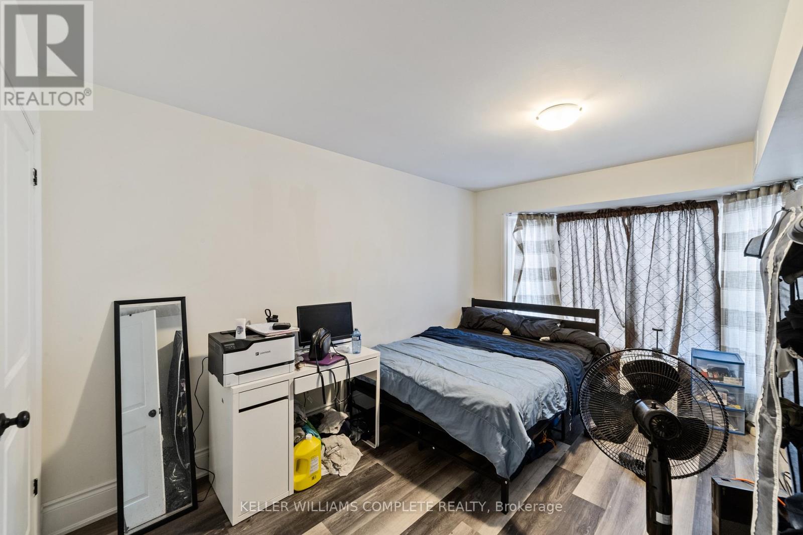 Photo 3 of 220 Caroline Street S, Hamilton ON