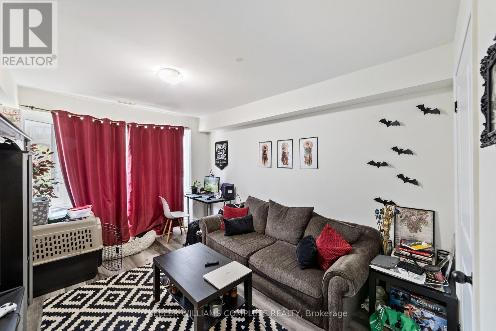 Photo 9 of 220 Caroline Street S, Hamilton ON