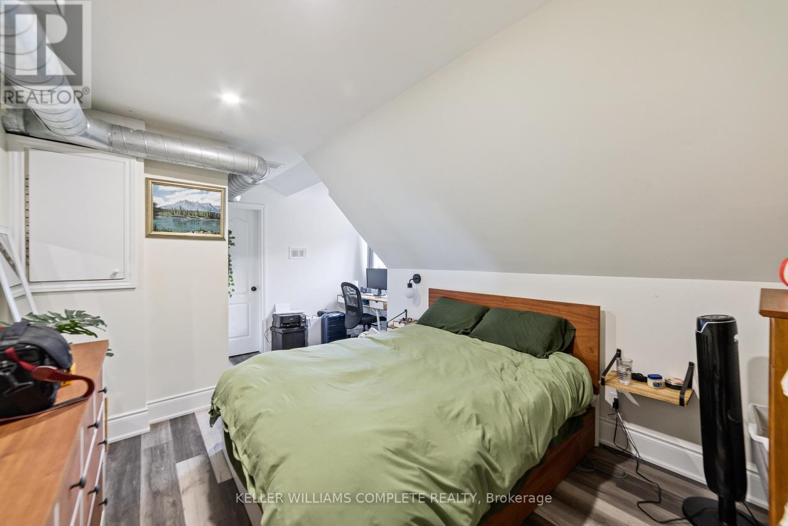 Photo 23 of 220 Caroline Street S, Hamilton ON