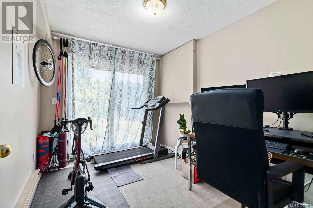 Single Family House for Sale in  Mann Ave Saanich 