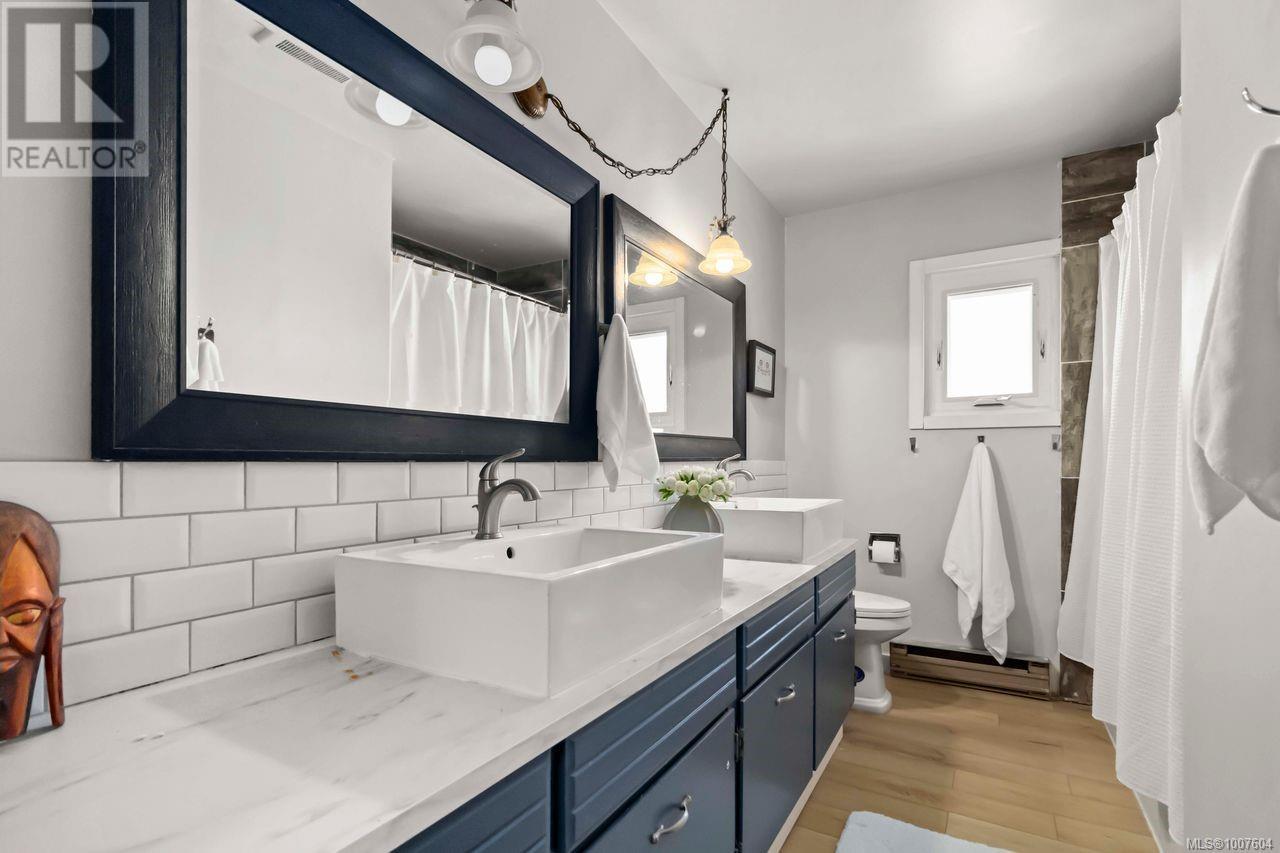 Single Family House for Sale in  Mann Ave Saanich 