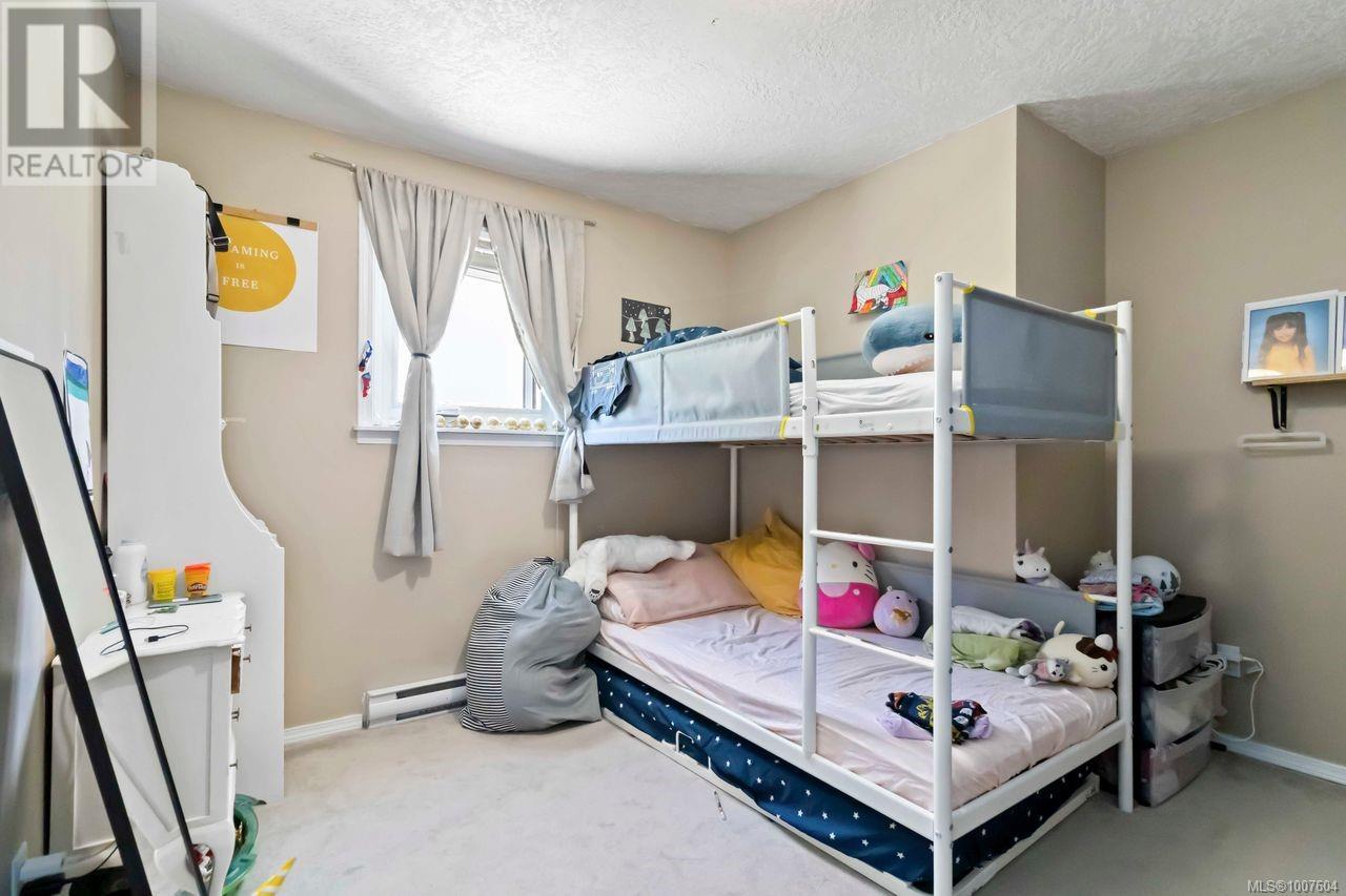 Single Family House for Sale in  Mann Ave Saanich 