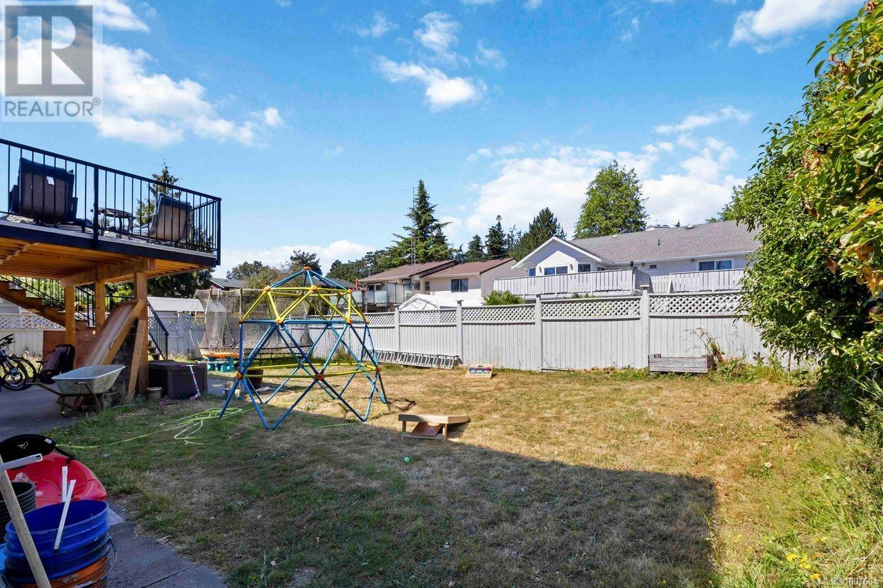 Single Family House for Sale in  Mann Ave Saanich 